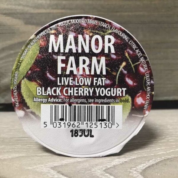 Manor Farm Low Fat Black Cherry Live Yogurt (125g)